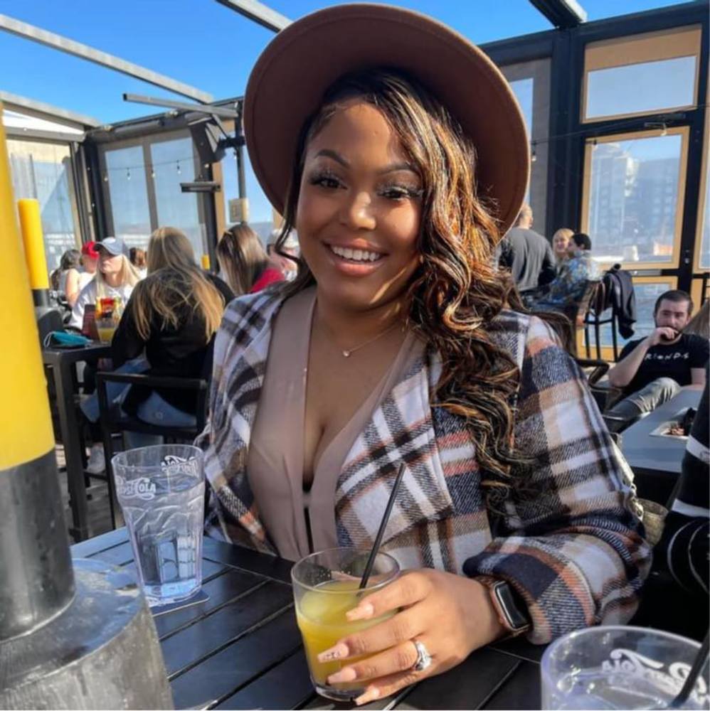 Meet your Posher, Kaila